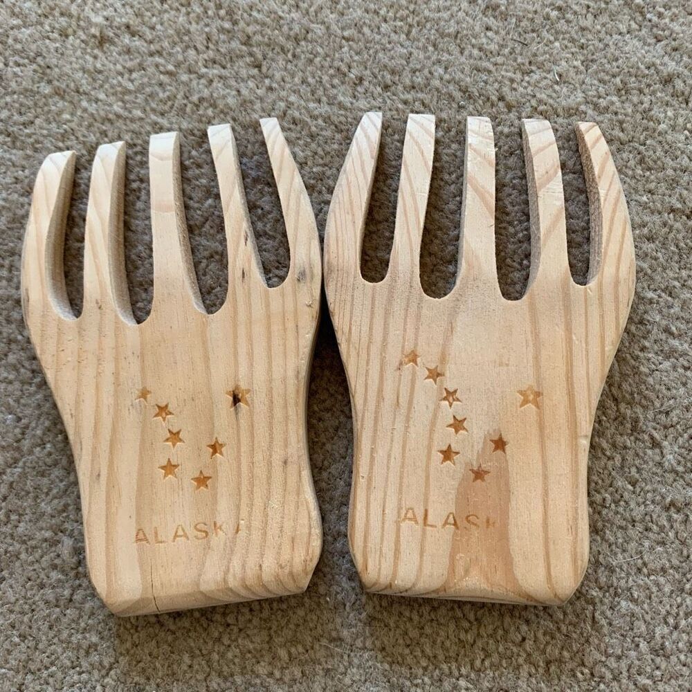 ALASKA SOUVENIR WOODEN BEAR CLAW SALAD SERVING FORKS